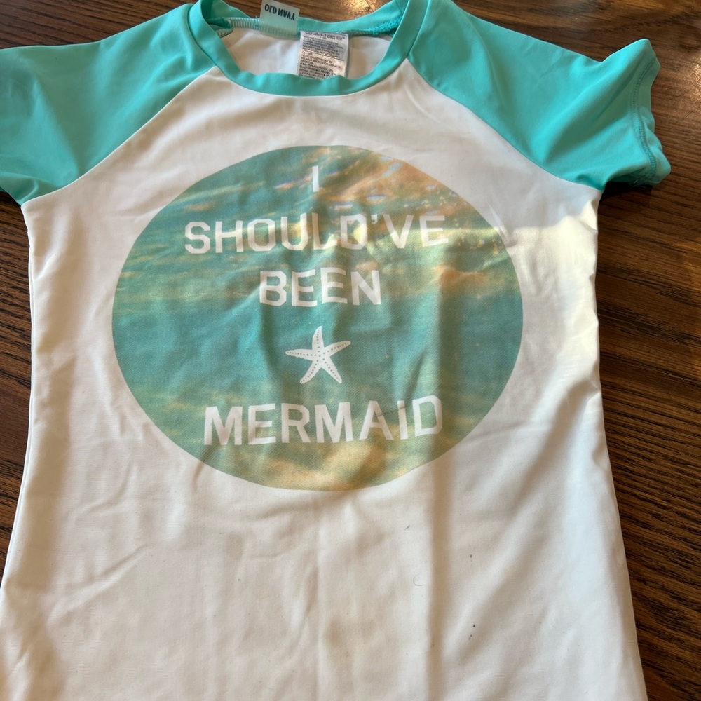 Old navy size medium girls rash guard
